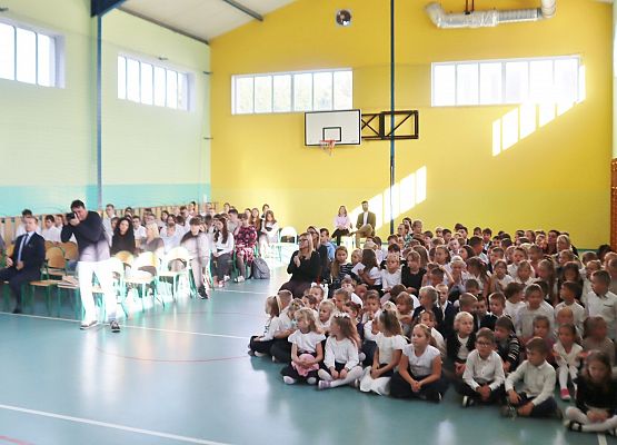 Uroczystość z okazji Dnia Edukacji Narodowej w szkole w Redkowicach X 2025r.