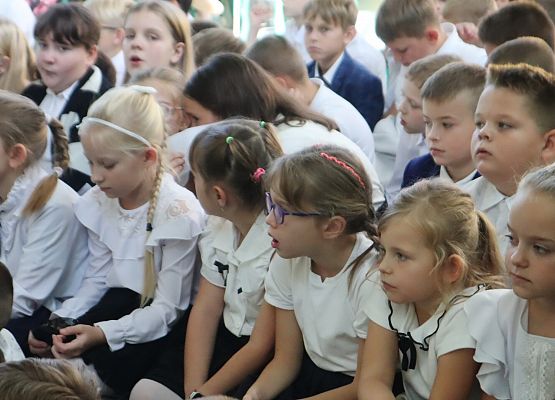 Uroczystość z okazji Dnia Edukacji Narodowej w szkole w Redkowicach X 2025r.