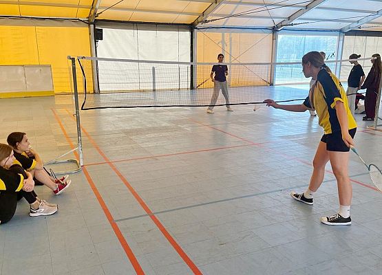 Igrzyska Młodzieży Szkolnej - Mistrzynie Powiatu w badmintonie dziewcząt z SP w Redkowicach.