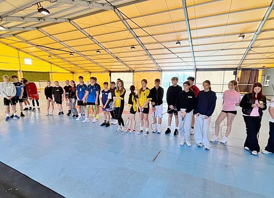 Igrzyska Młodzieży Szkolnej - Mistrzynie Powiatu w badmintonie dziewcząt z SP w Redkowicach.