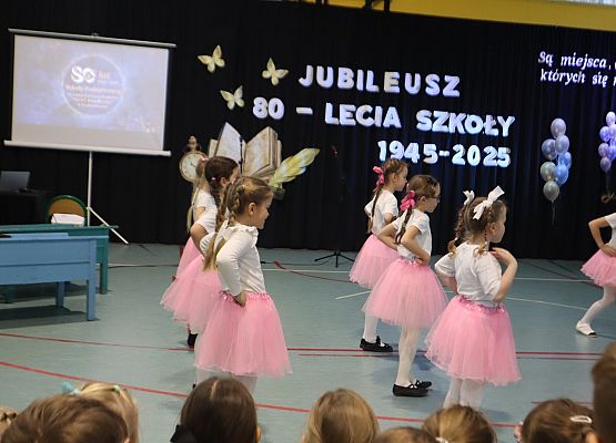 Uroczystość 80lecia Szkoły Podstawowej w Redkowicach.