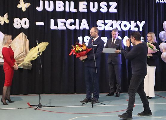 Uroczystość 80lecia Szkoły Podstawowej w Redkowicach.