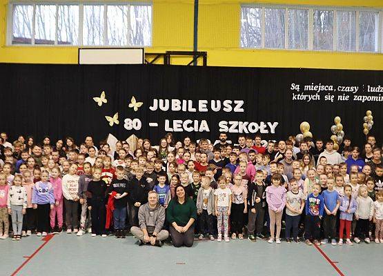 Uroczyste podsumowanie 80-lecia szkoły w Redkowicach.