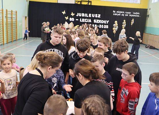 Uroczyste podsumowanie 80-lecia szkoły w Redkowicach.