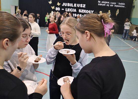 Uroczyste podsumowanie 80-lecia szkoły w Redkowicach.