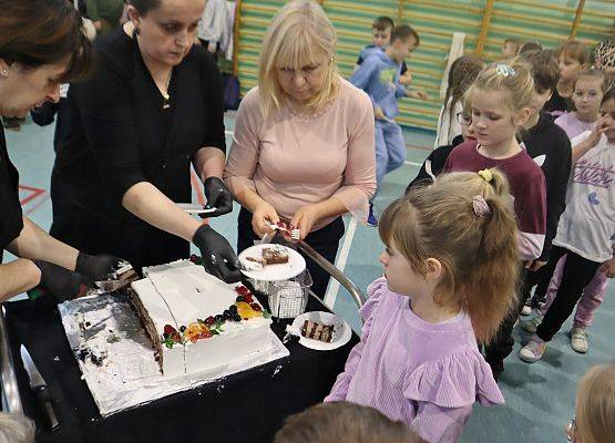 Uroczyste podsumowanie 80-lecia szkoły w Redkowicach.