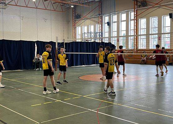 Siatkówka chłopców w Cewicach.