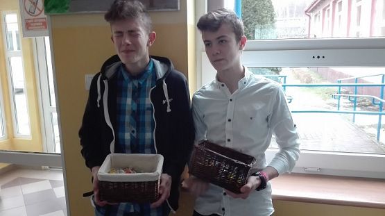 Grafika #4: Panowie z Samorządu Uczniowskiego pamiętali o Dniu Kobiet