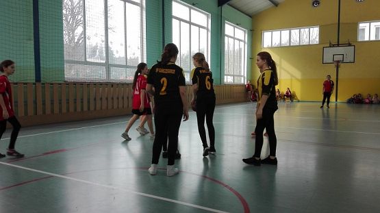 Grafika #3: Mini koszykówka dziewcząt
