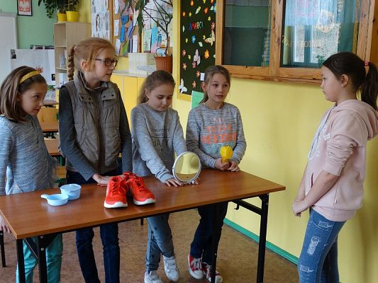 Grafika #6: Zabawa w teatr na lekcji języka polskiego w kl IV a