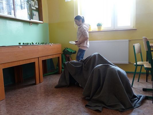 Grafika #4: Zabawa w teatr na lekcji języka polskiego w kl IV a