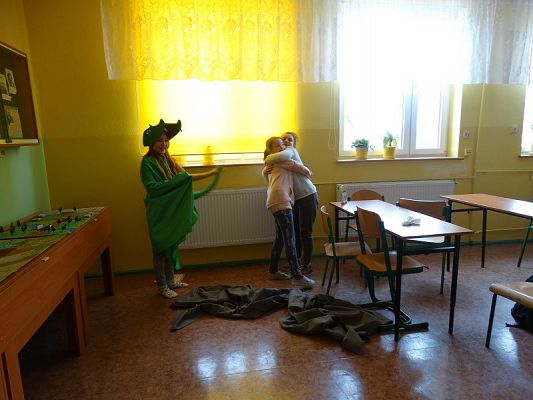 Grafika #11: Zabawa w teatr na lekcji języka polskiego w kl IV a