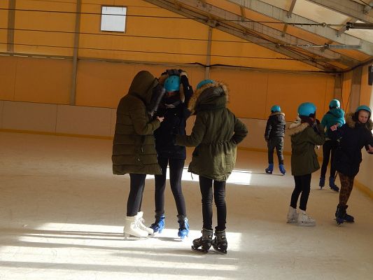 Grafika #13: Wyjazd integracyjny klasy VII na lodowisko do Łeby