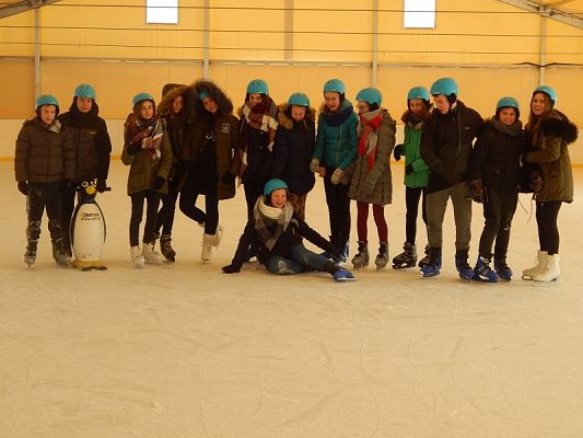 Grafika #0: Wyjazd integracyjny klasy VII na lodowisko do Łeby