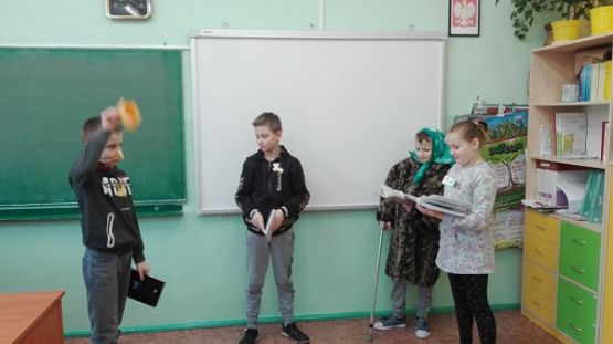 Grafika #2: Zabawa w teatr na lekcji języka polskiego