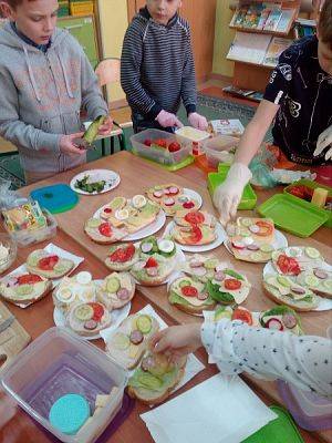  Grafika #1: Zdrowo się odżywiamy