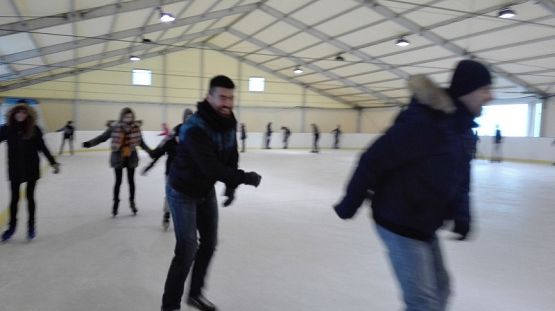 Grafika #6: Wycieczka na lodowisko