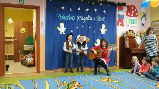 Grafika #1: Przegląd Kolęd i Pastorałek pt. "Maleńka przyszła miłość" dla dzieci pięcio i sześcioletnich.