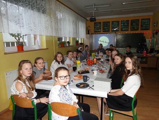  Grafika #38: Wigilie klasowe 2017
