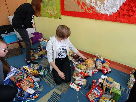  Grafika #1: Przed świętami pamiętamy o najuboższych