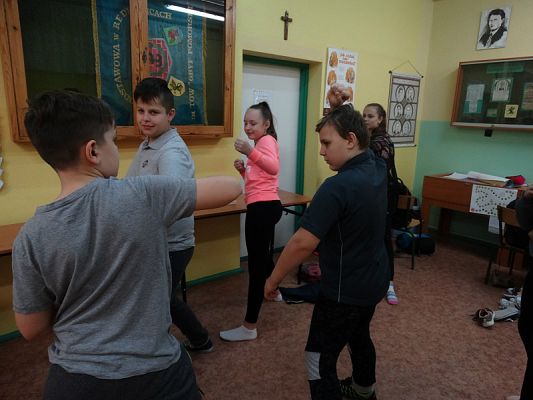  Grafika #6: Teatr na języku polskim w klasie V