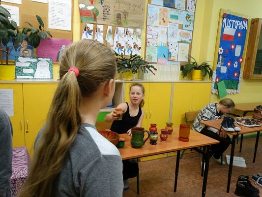  Grafika #11: Teatr na języku polskim w klasie V