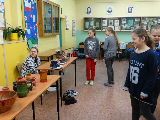  Grafika #14: Teatr na języku polskim w klasie V