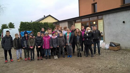 Grafika #12: Wycieczka do schroniska BAJER w Małoszycach