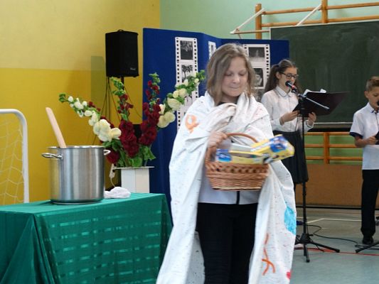  Grafika #10: Dzień Edukacji Narodowej