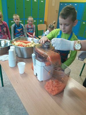 Grafika #5: Kto soki pije ten długo żyje!