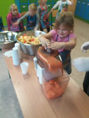 Grafika #14: Kto soki pije ten długo żyje!