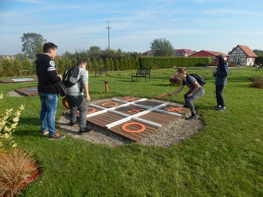  Grafika #5: Wycieczka kl. VII do Łeby