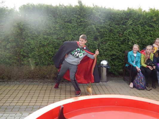  Grafika #20: Wycieczka kl. VII do Łeby