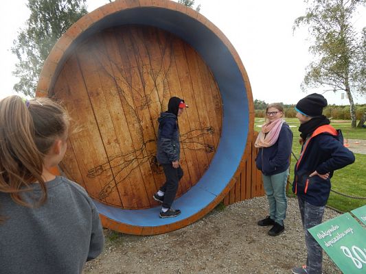  Grafika #35: Wycieczka kl. VII do Łeby