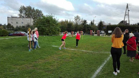 Grafika #2: Drużynowe biegi przełajowe