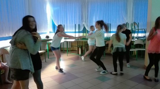  Grafika #0: Dyskoteka szkolna z okazji Dnia Chłopaka