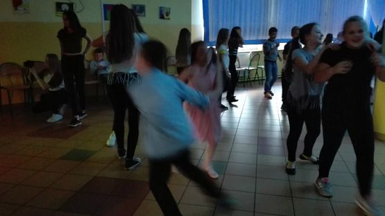  Grafika #9: Dyskoteka szkolna z okazji Dnia Chłopaka