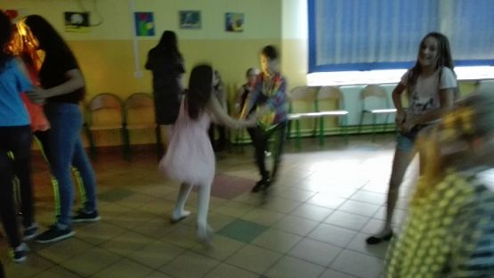  Grafika #16: Dyskoteka szkolna z okazji Dnia Chłopaka
