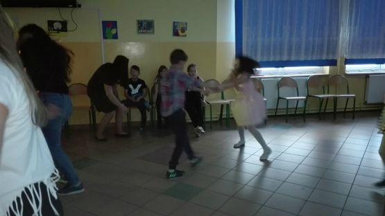  Grafika #17: Dyskoteka szkolna z okazji Dnia Chłopaka