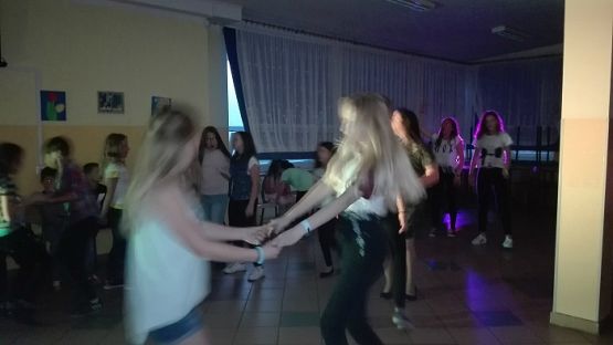  Grafika #28: Dyskoteka szkolna z okazji Dnia Chłopaka