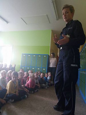 Grafika #8: Spotkanie z policjantką