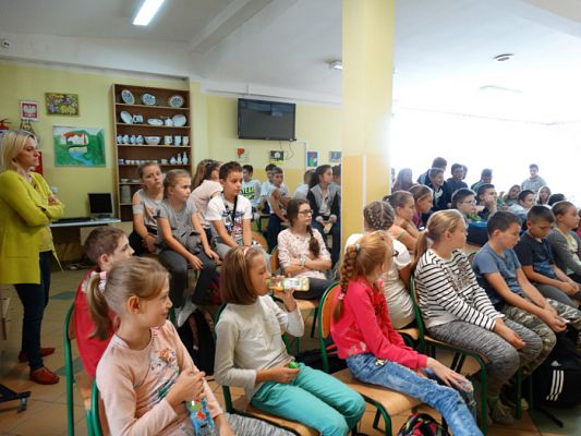 Grafika #13: Spotkanie z policjantką