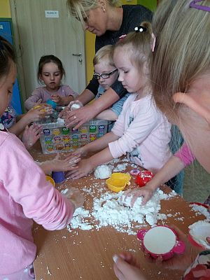  Grafika #8: Doświadczenia sensoryczne – PIANKOLINA