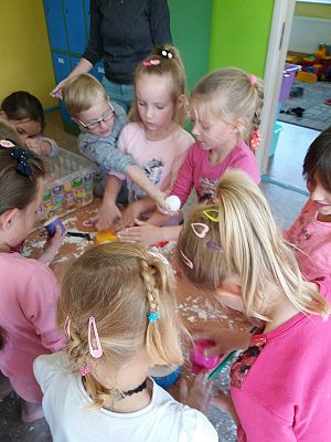  Grafika #11: Doświadczenia sensoryczne – PIANKOLINA