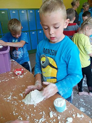  Grafika #13: Doświadczenia sensoryczne – PIANKOLINA