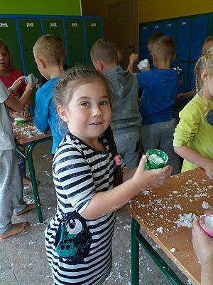  Grafika #14: Doświadczenia sensoryczne – PIANKOLINA