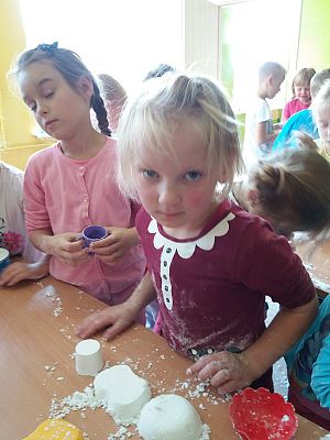  Grafika #15: Doświadczenia sensoryczne – PIANKOLINA