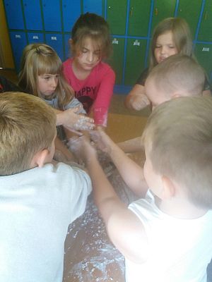  Grafika #21: Doświadczenia sensoryczne – PIANKOLINA