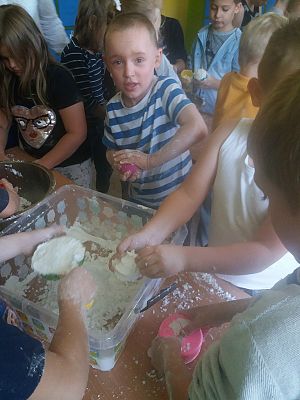  Grafika #26: Doświadczenia sensoryczne – PIANKOLINA