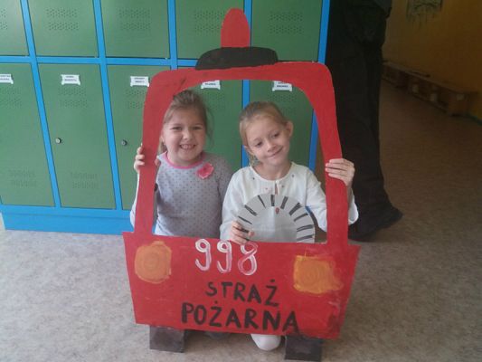  Grafika #5: Bezpiecznie w domu, w szkole i na dworze.